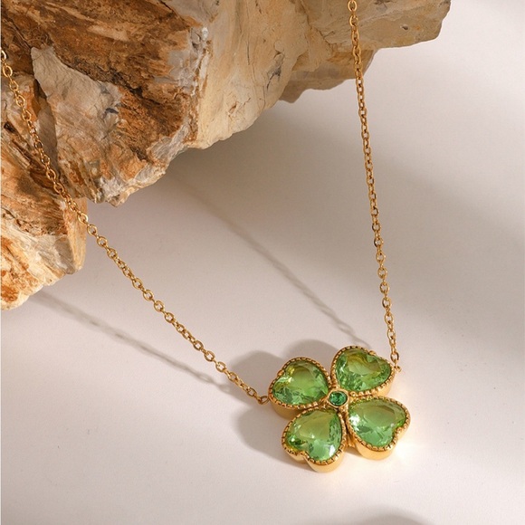 Stainless Steel Zircon Lucky Clover Pendant Necklace 10050048042 - Picture 2 of 8